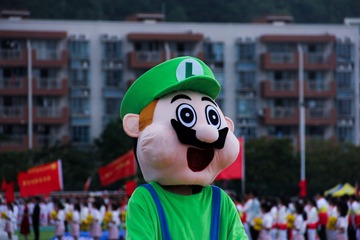 97290