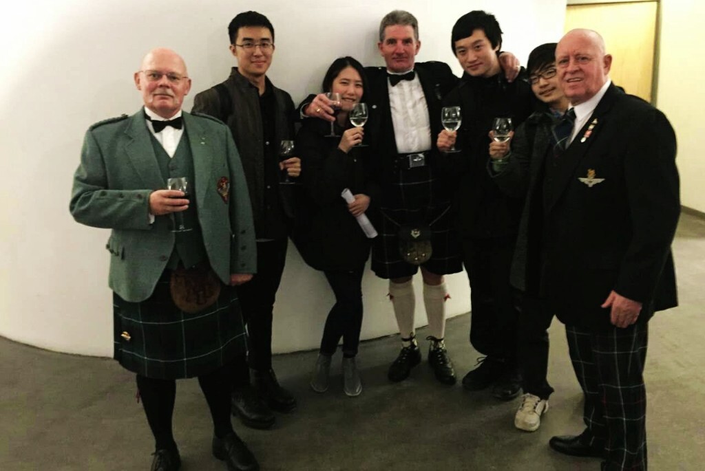 英国人传说中一向以冷漠著称，格拉斯哥大学的师生还好吧。