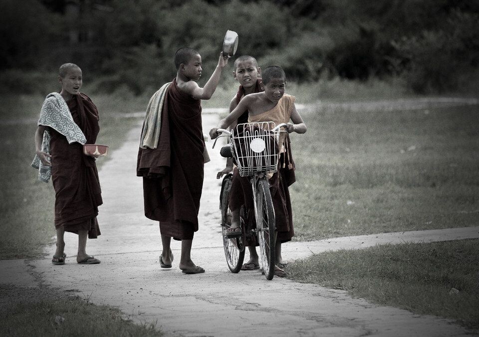 笨，怎學不會<br />
©屿恩2011, Niang Shwe (Inle Lake), Myanmar