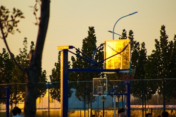 610561