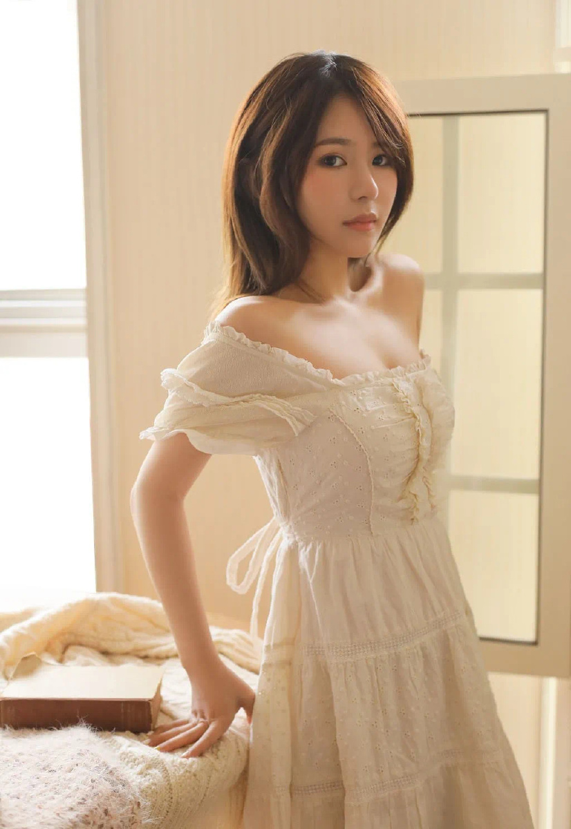 极品模特美女丰满性感私房写真