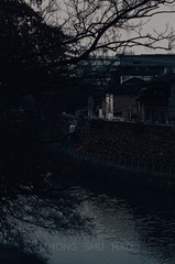 98962