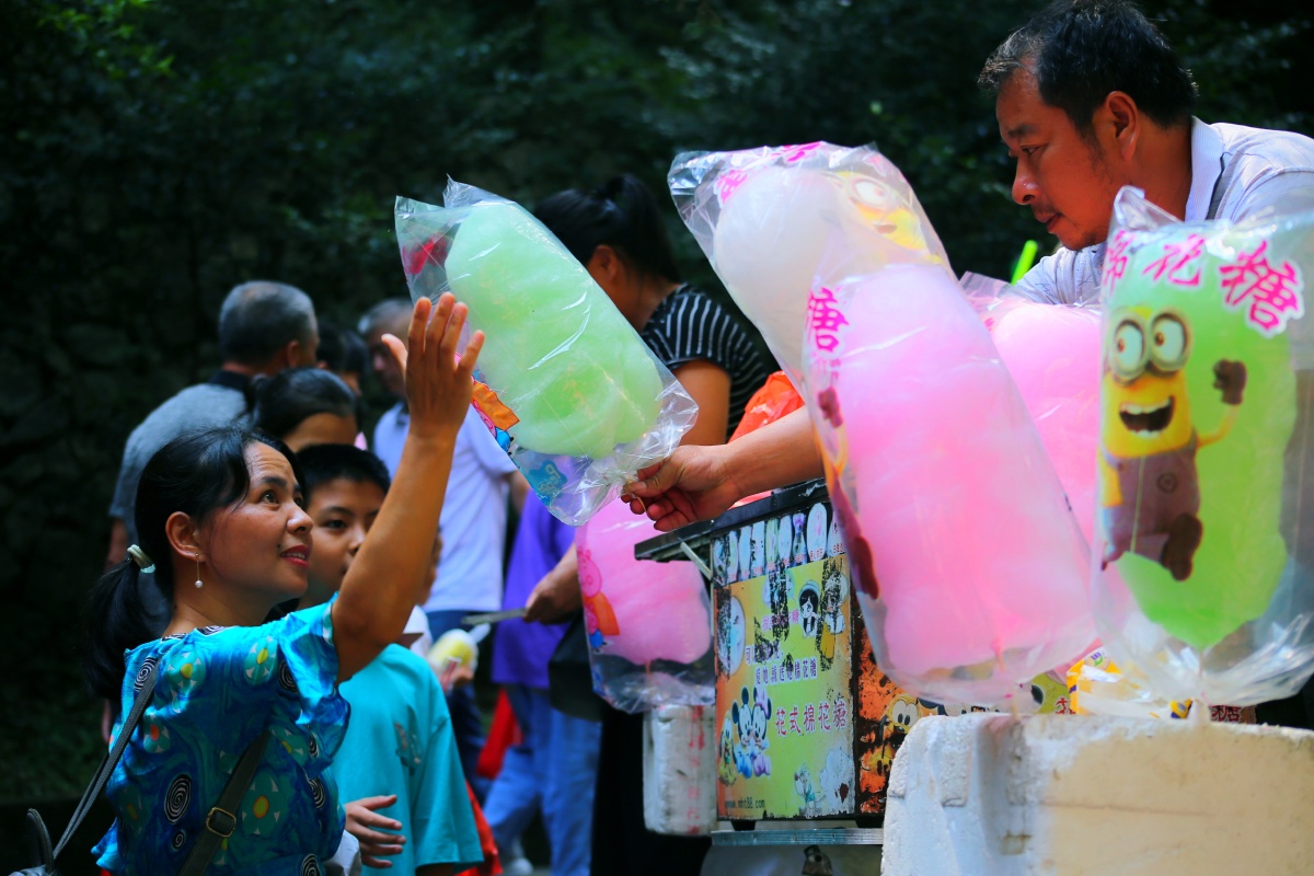 妈妈买的棉花糖真好吃