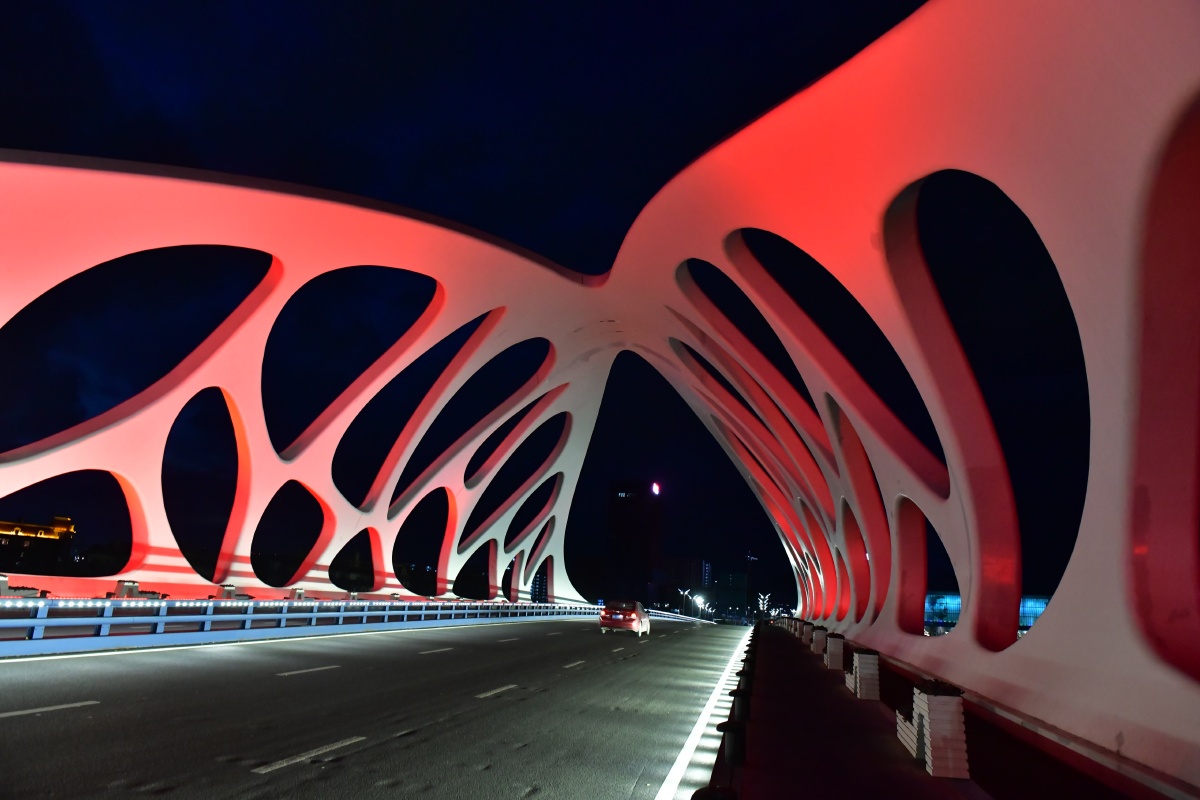 夜间的星光岛珊瑚贝桥