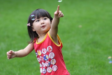 瞧