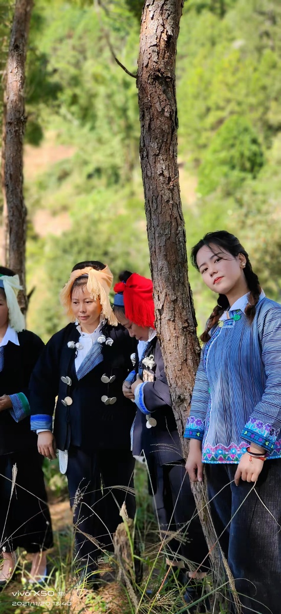 白宏哈尼族姑娘