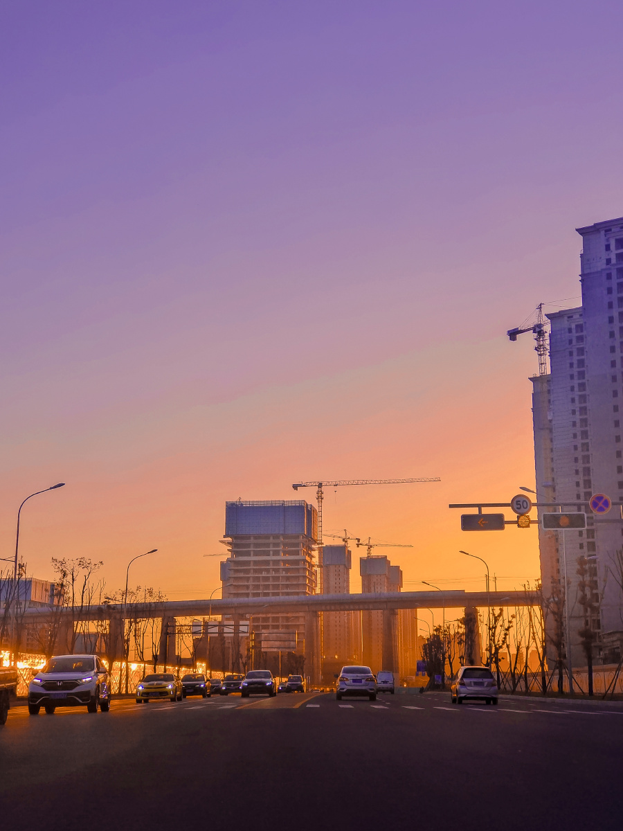 冬日街道黄昏时