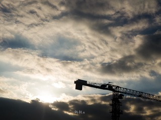 120023