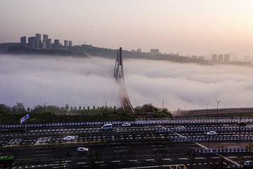 270043