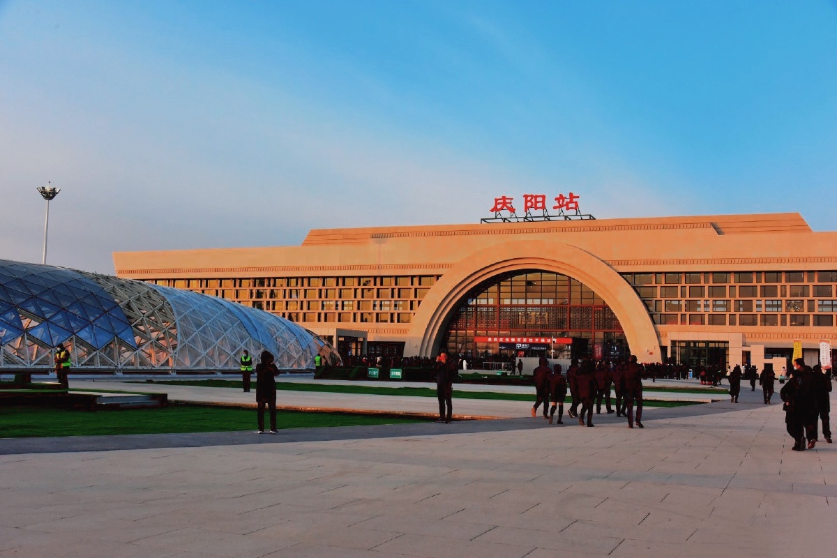 银西高铁开通造福老区人民