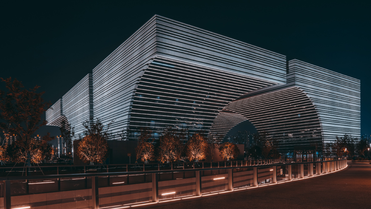 常州图书馆建筑由德国gmp公司设计以江南水乡拱桥为元素与其他五个形