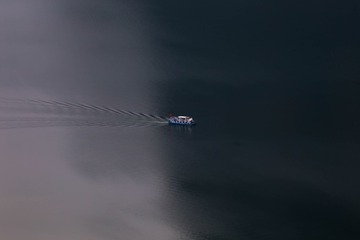 127963