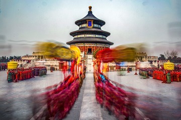 【 祈年殿前仿古祭天】