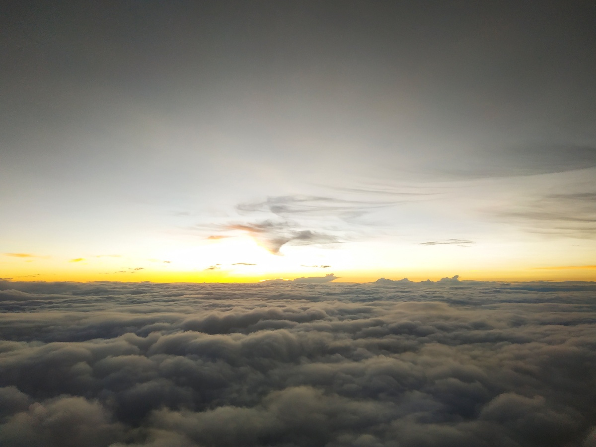 图1 遥远的天际 透着熹微的一线光