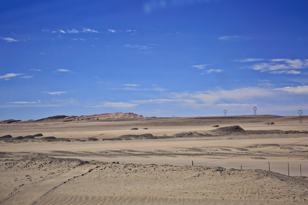 青海俄博梁戈壁无人区雅丹地貌荒凉的寸草不生