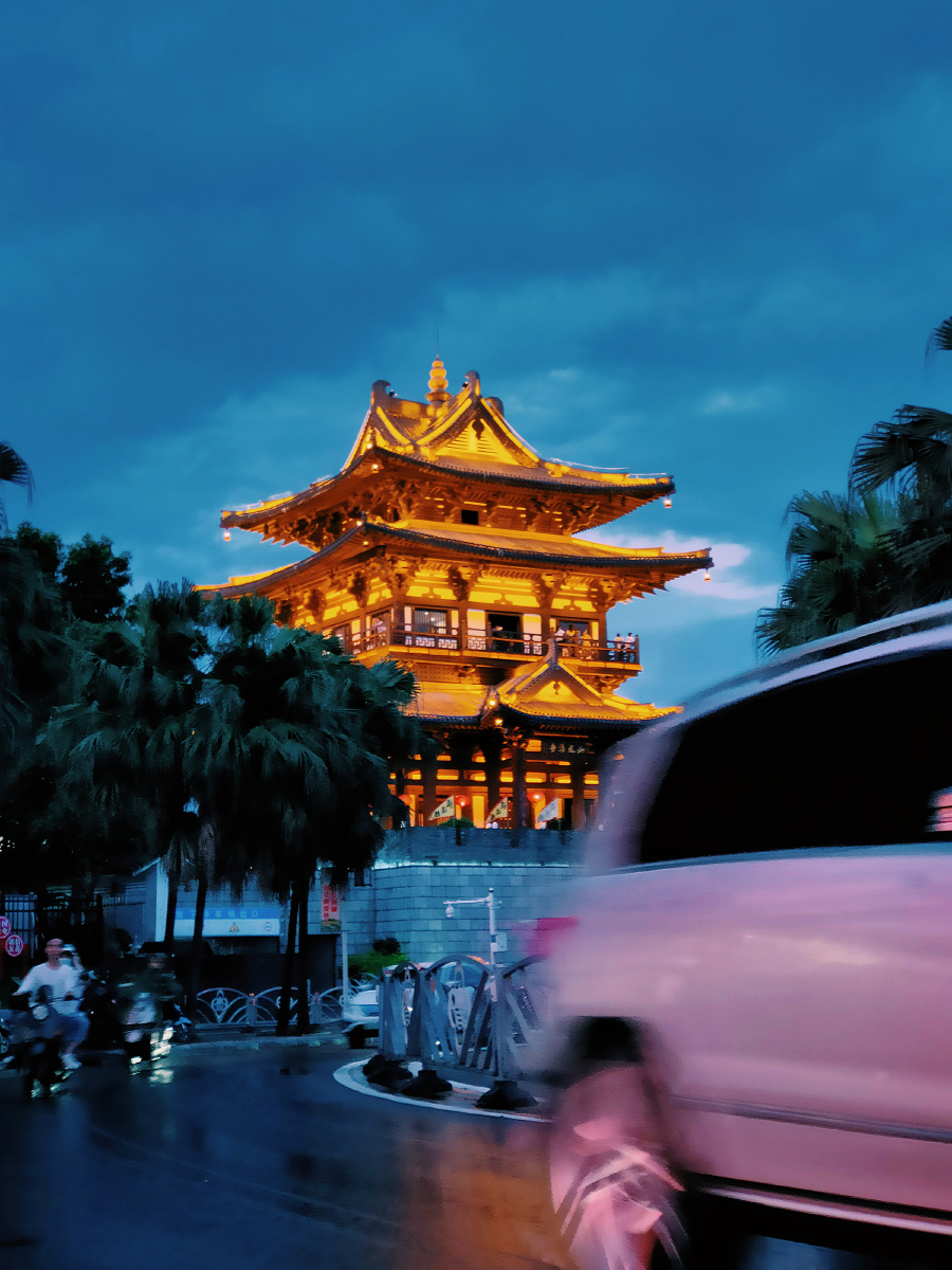 桂林文化地标,"逍遥楼"夜景. - 梁任浓 - 图虫