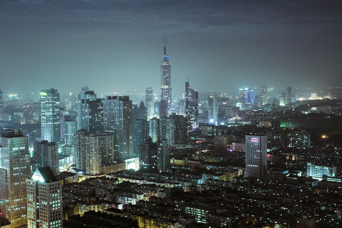 没带架子，没带广角，50mm，放在窗台上拍了一张，硬盘里躺了好久