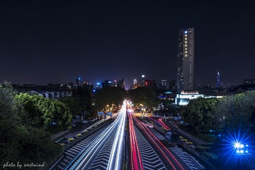 559277