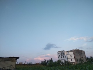 1376586