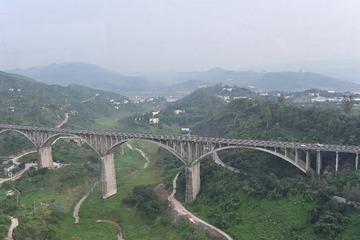 293657
