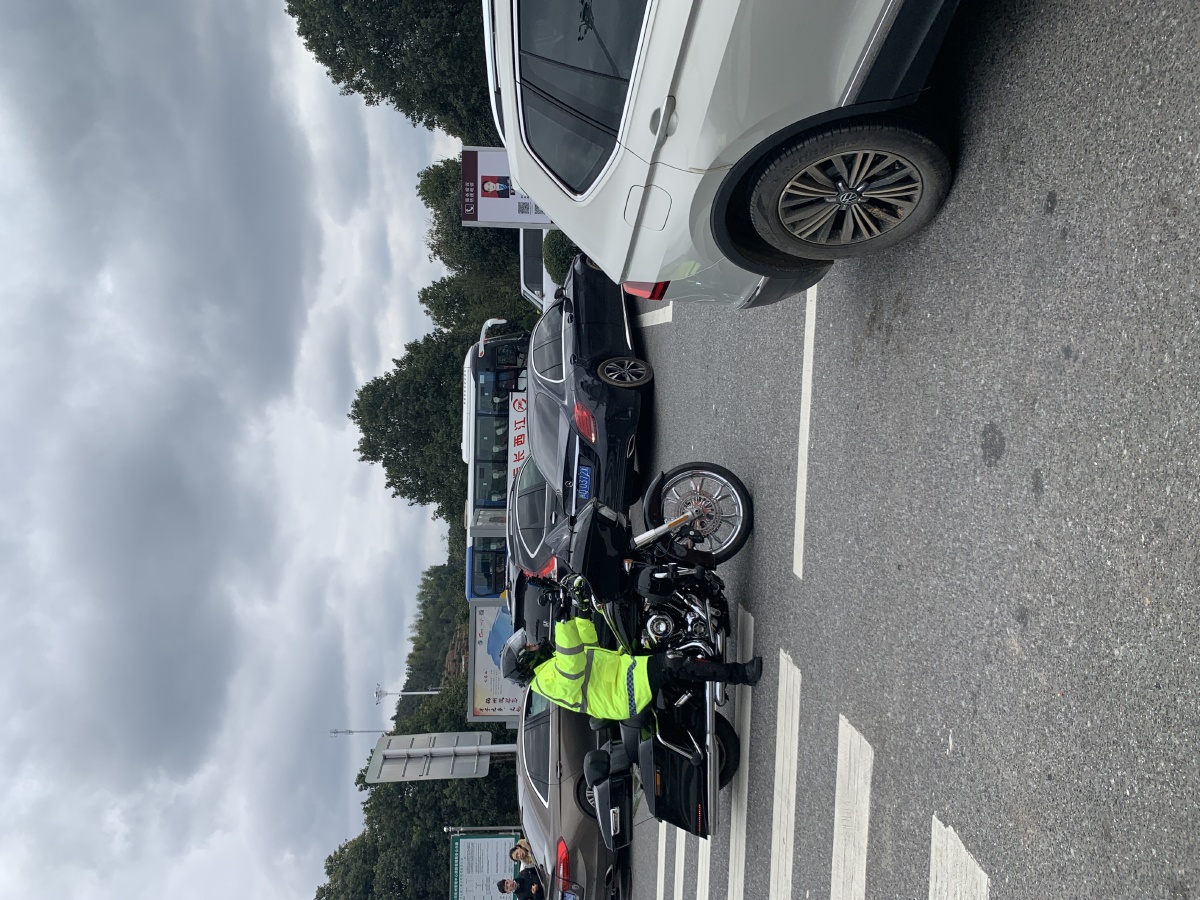 骑手高速公路江西南丰服务区随手拍