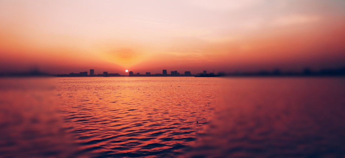 阳光灿烂,美好景象,心平气静,吉祥如意.