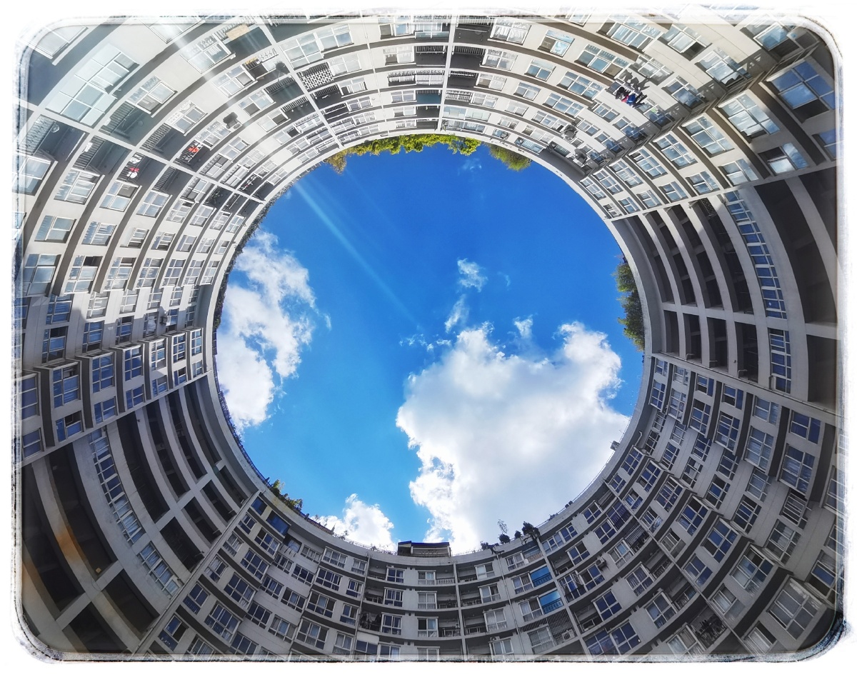 打卡昆明筒子楼突然想起昆明小有名气的打卡地傲城离单位不远借中午