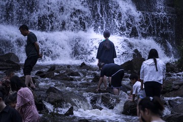 87F7B4CE-F967-44C3-9099-0919D7BD4E29/L0/001