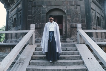 001
