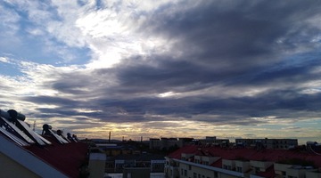 343537