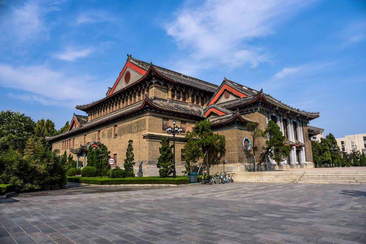 开封河南大学大礼堂
