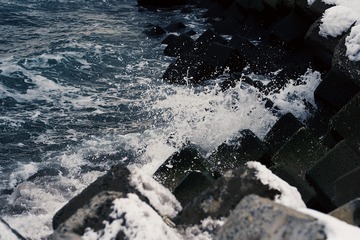 001