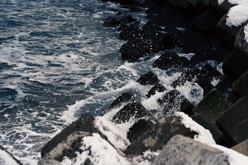 001