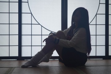 001