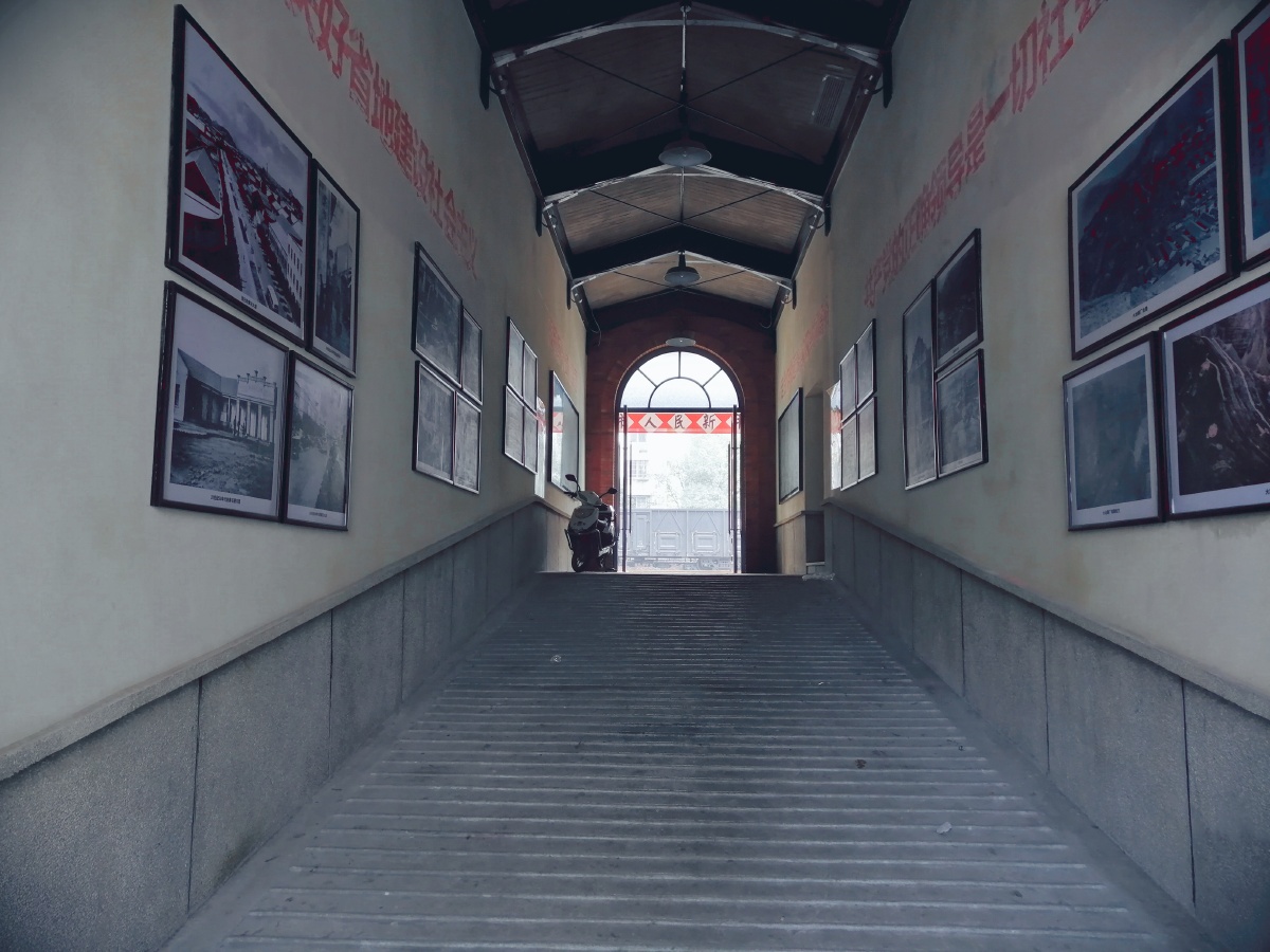 黄石老火车站进站口