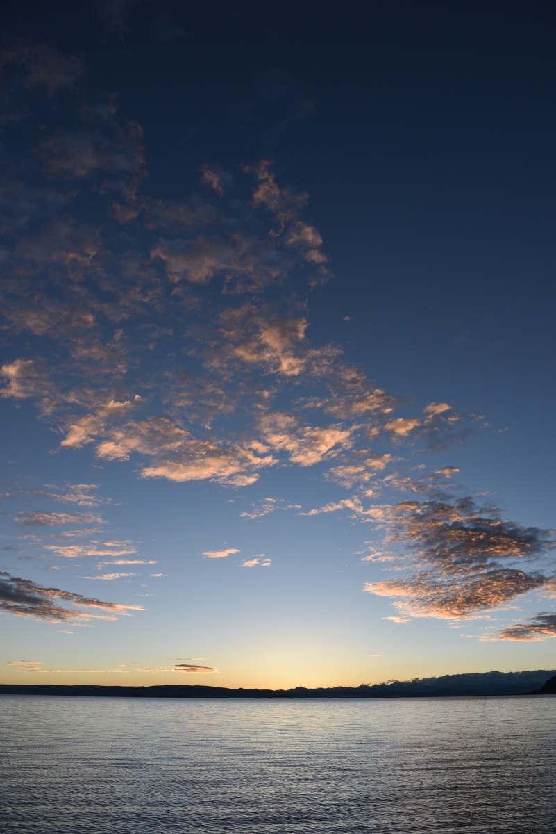 天亮前的那一刻