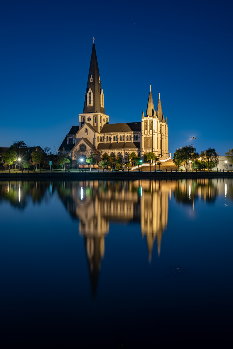 苏州园区阳澄湖上教堂