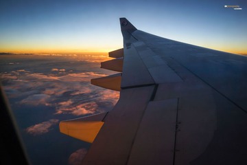 飞机夕阳.jpg