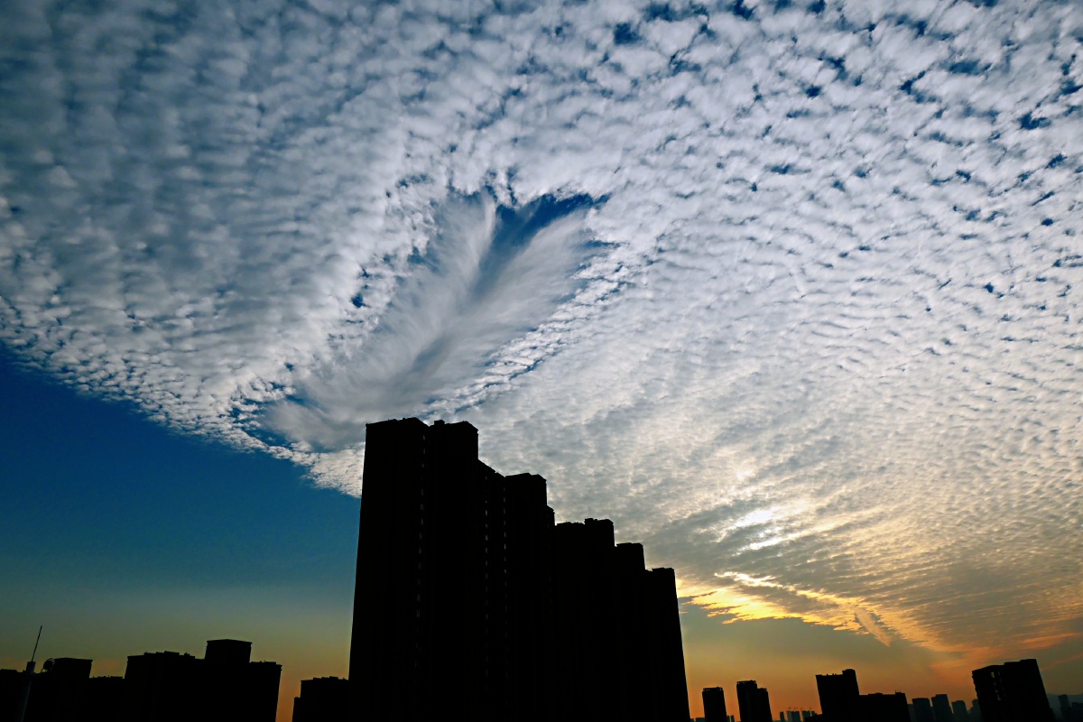 羽毛一样的云朵