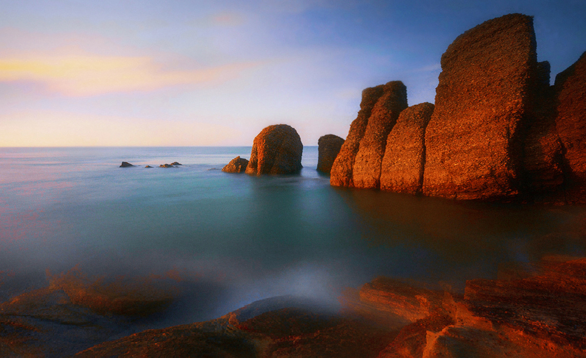 立海礁石夕阳映
