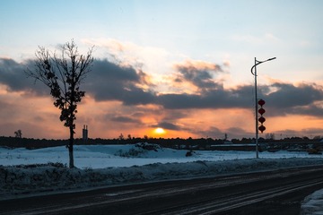 636678