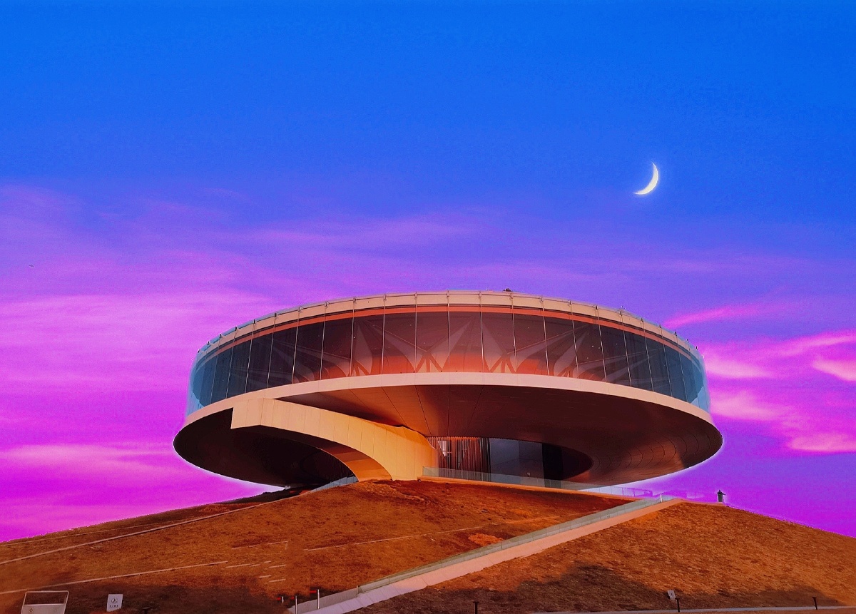 在初冬的郑州在北龙湖人民公园海滩街都能遇到不一样的风景