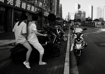 19E61067-7C9D-4669-BB01-3A6C66894EF8/L0/001
