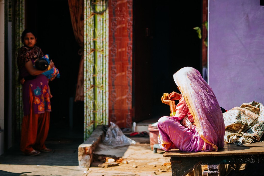 粉色之城斋普尔的女性，他们喜欢穿着粉色的纱丽。