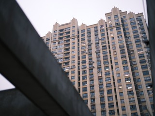 208128
