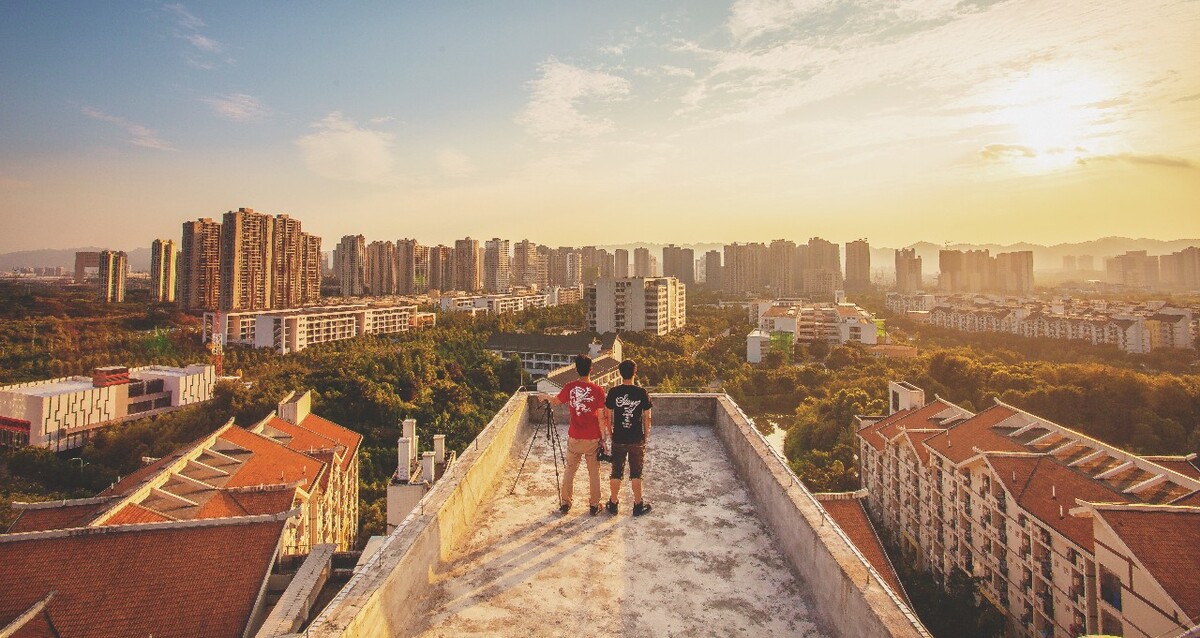 好天气在学校打打望,还有一个难得出镜的我。右边是个我。