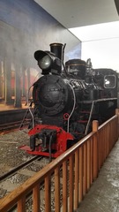 990233