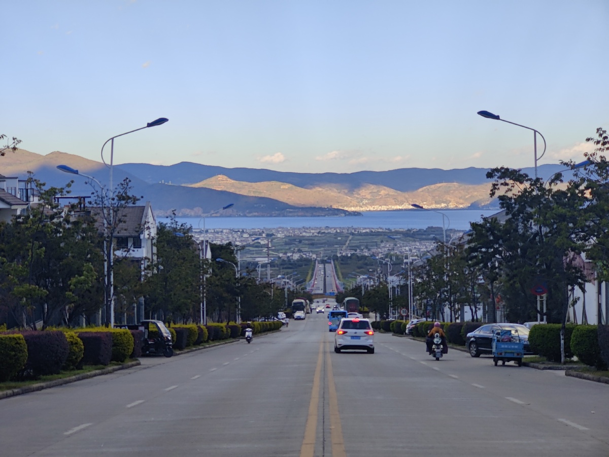 大理最美公路弘圣路