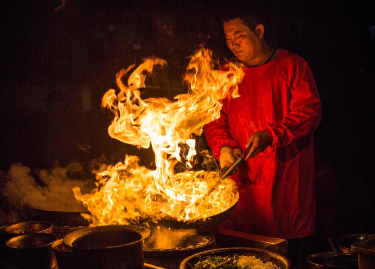 调好参数,没想到第一张便是最满意的一张,师傅的技术牛,火焰