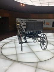 1084